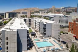 City Views 2BR 2BA Pool/Gym Convention Centre