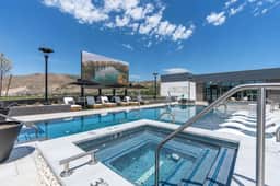 Deluxe Designer 1BR Gym/Pool/HTub