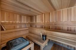 Pool! Hot tub+Sauna+Parking+Gym 1 KG/1BA- DWTN!