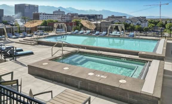 Boutique 1BR nr Convention Ctr Pool/Htub/Gym