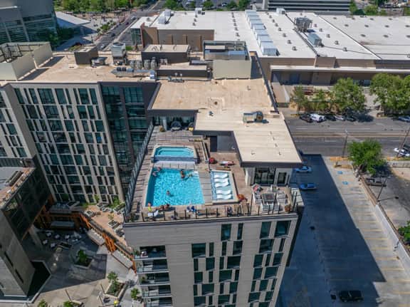 Exceptional 1BD/BA-Pool/Htub/Gym
