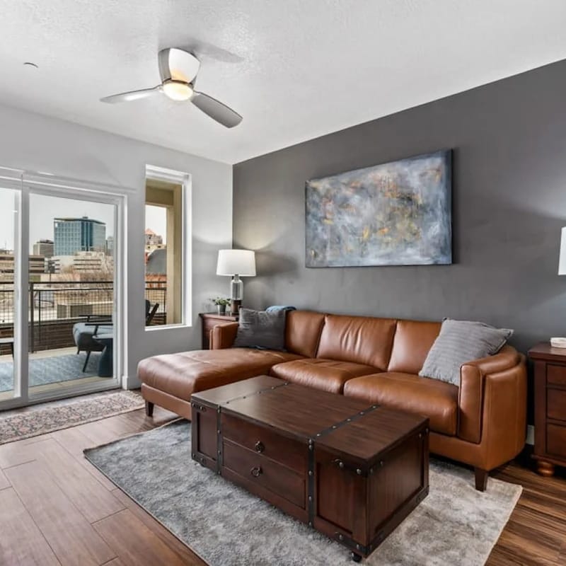 Beautiful, Opulent Central City 1BD1BA- Amenities!