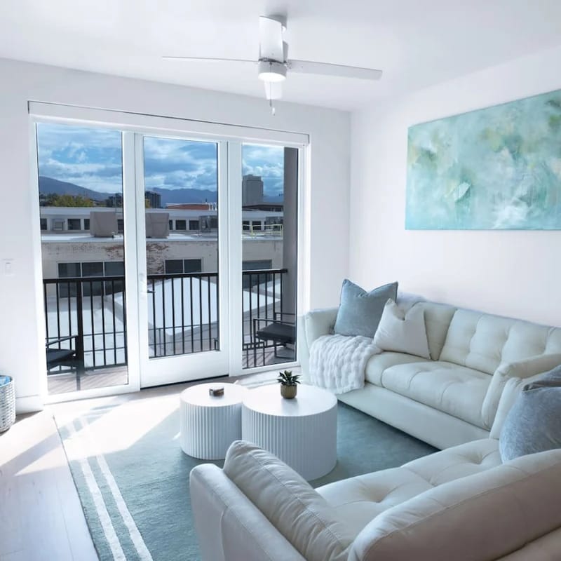 Deluxe 1BR 1BA Stunning Amenities-Pool, Htub, Gym+